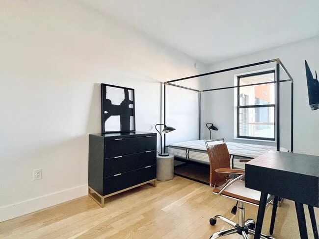 Furnished room/NOT APARTMENT