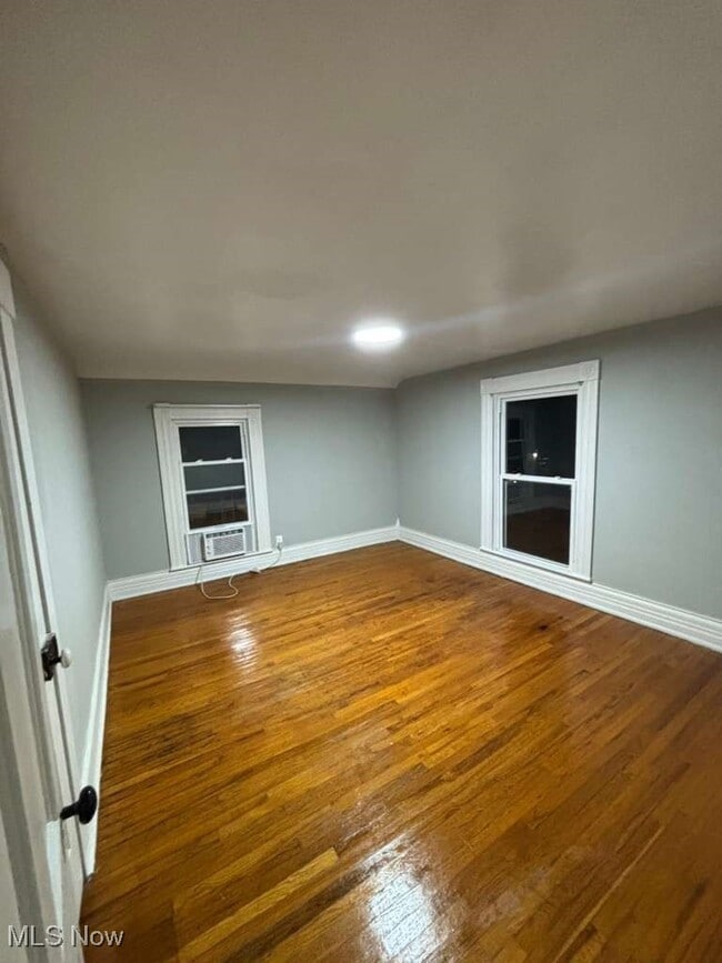 Photo - 371 N Mulberry St