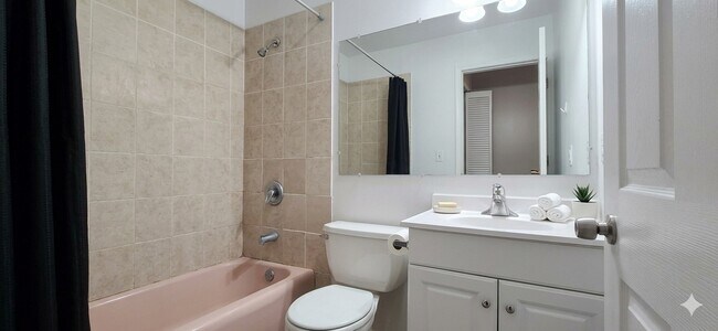Photo - 5953 N Kenmore Ave Unidad 103