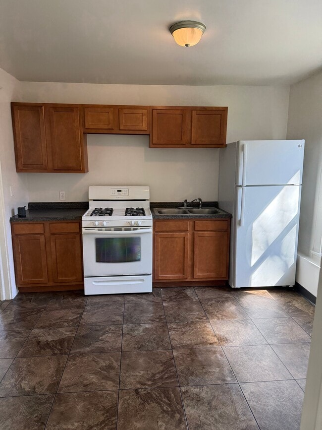 Photo - 100 Brook St Unidad 2