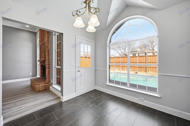 Photo - 1915 Paloma Way