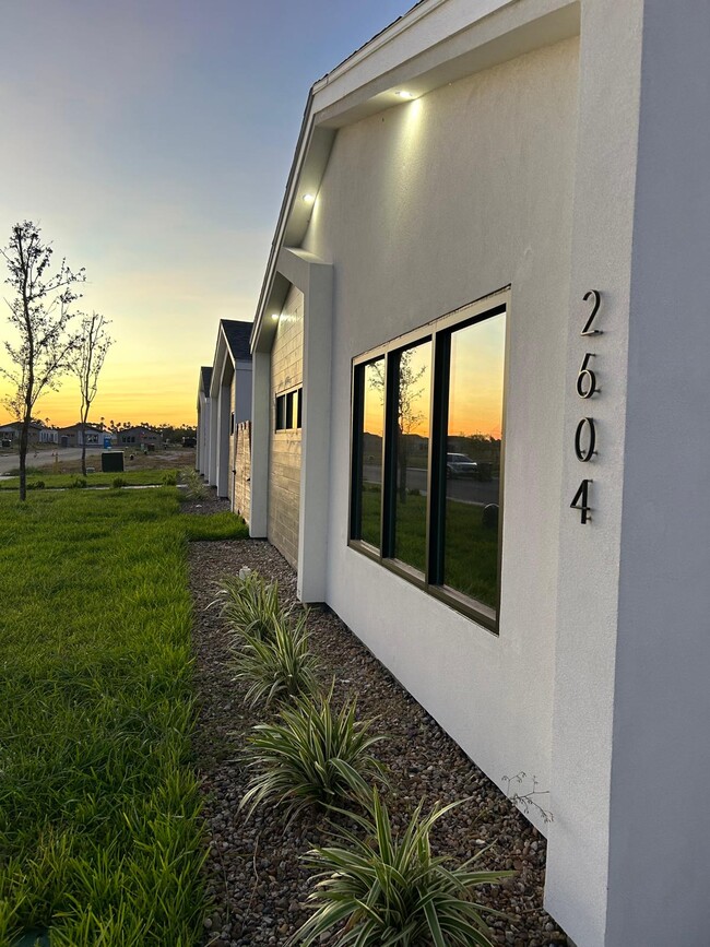 Building Photo - Pike Terrace Unit 4