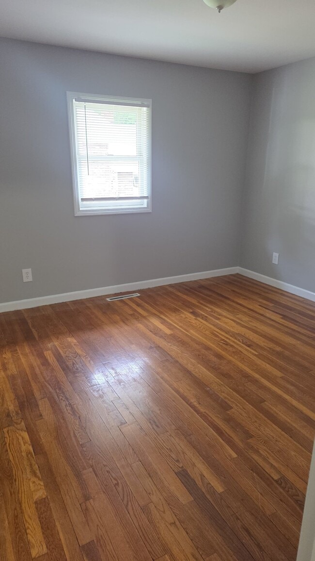 Photo - 40 Whitewood Rd Unit 26