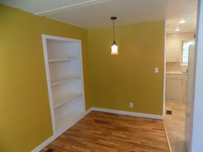 Photo - Charming little home in the woods for rent...