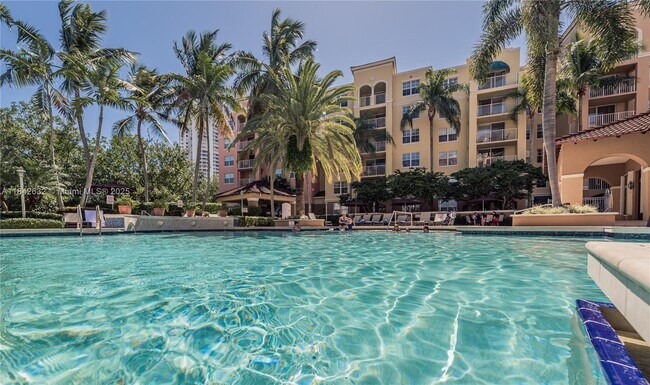 Photo - 19801 E Country Club Dr Condo Unit 4303