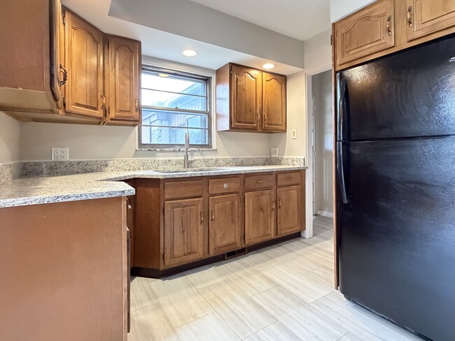 Photo - 5430 E 11th St