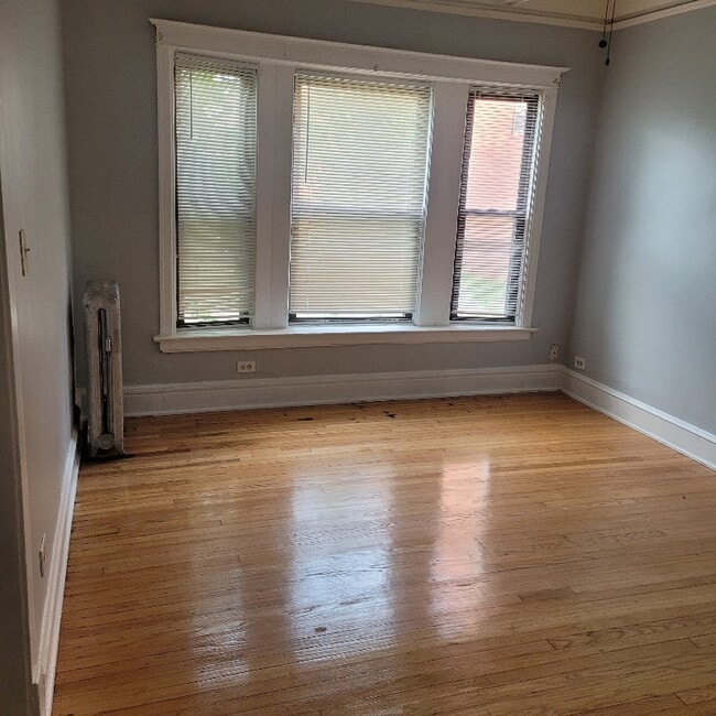 4317 S Michigan Ave Unit 3A