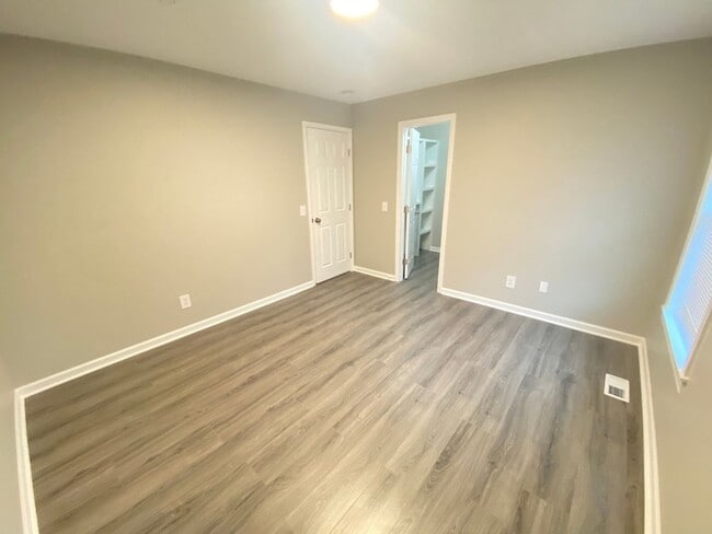 Photo - 337 Hickory Dr