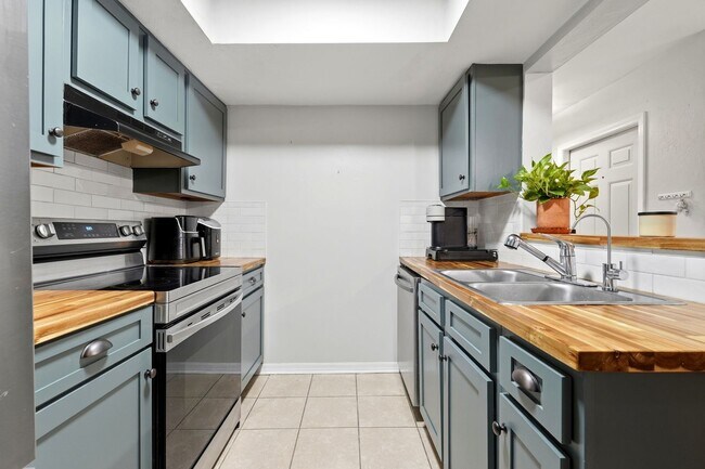 Photo - 900 SW 62nd Blvd