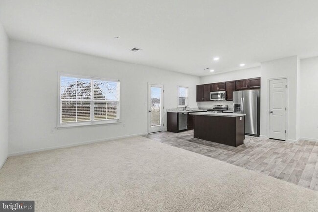 Photo - 7867 Oakbrook Dr