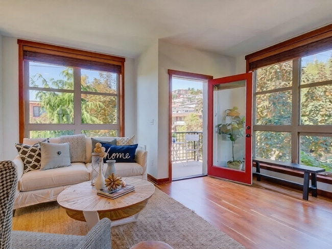 Photo - 722 Nob Hill Ave N