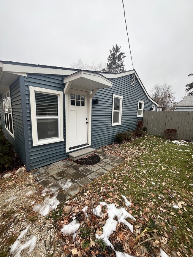 Photo - 1877 Patrician