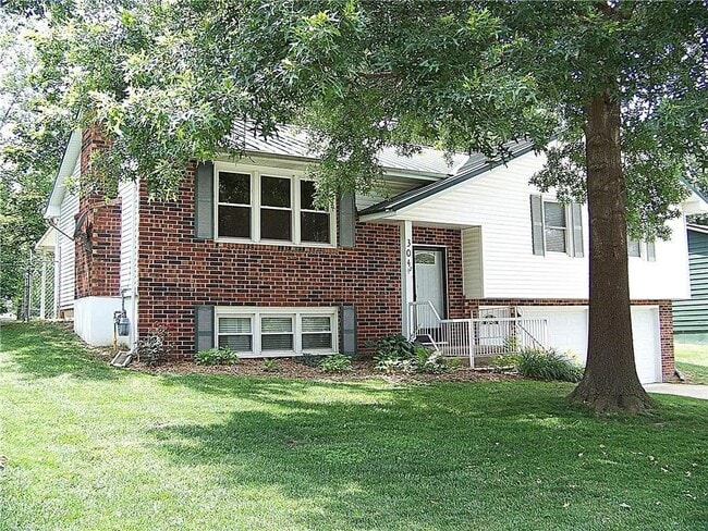 Building Photo - 304 Lawson Dr Rental