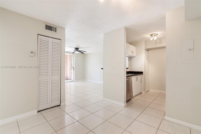 Photo - 12136 St.Andrews Pl Unidad 204