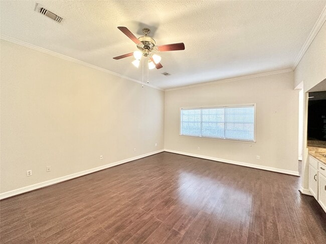 Photo - 65 Hickory Oak Dr