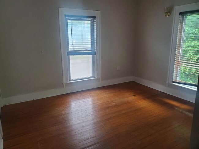 Photo - 121-123 Tompkins St Unit 121 Tompkins St