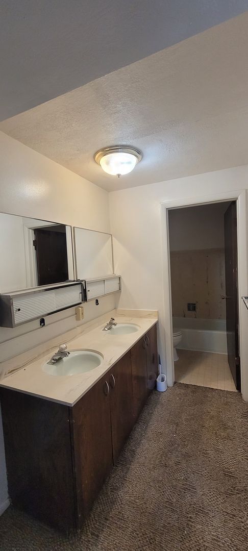 Photo - SINGLE FAMILY HOUSING -  2 bed/1 bath just off of University Parkway in Orem Unit 2