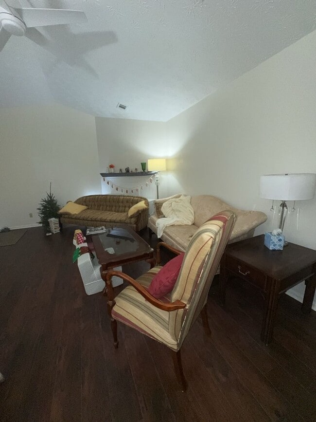 Photo - r1423a Unit B