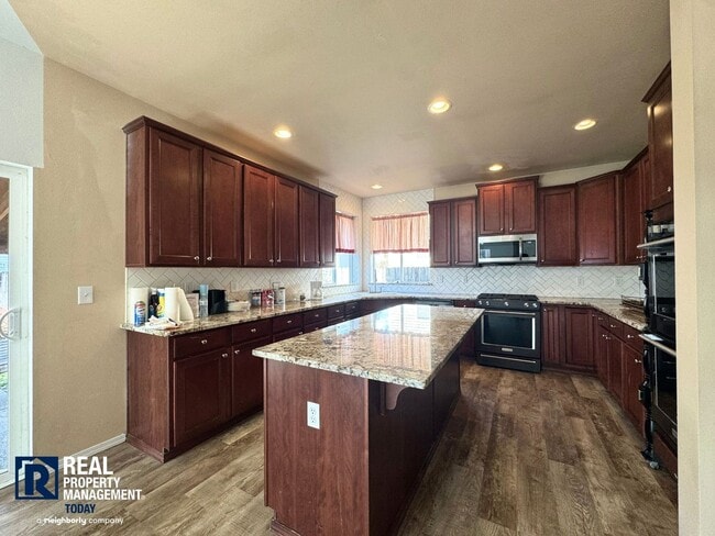 Photo - Spacious 4-bedroom home!