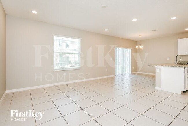 Photo - 107 Inconnu Ct House