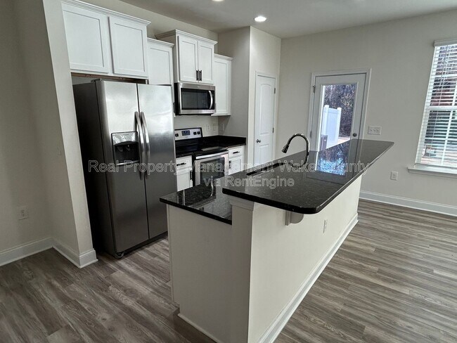 Photo - 156 Polaris Ave