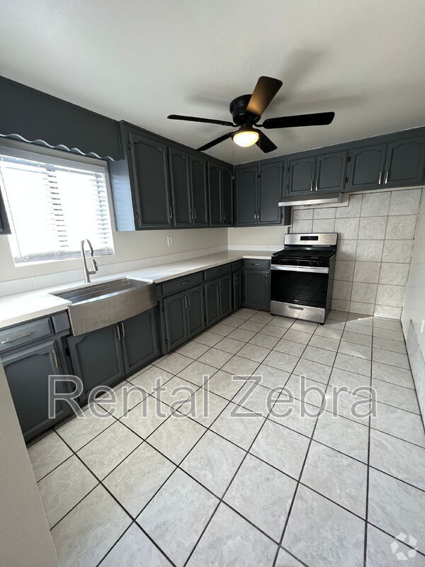 Building Photo - 552-556 W. Main St Unit 556 Rental