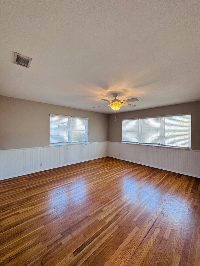 Photo - 1234 Belmont Terrace