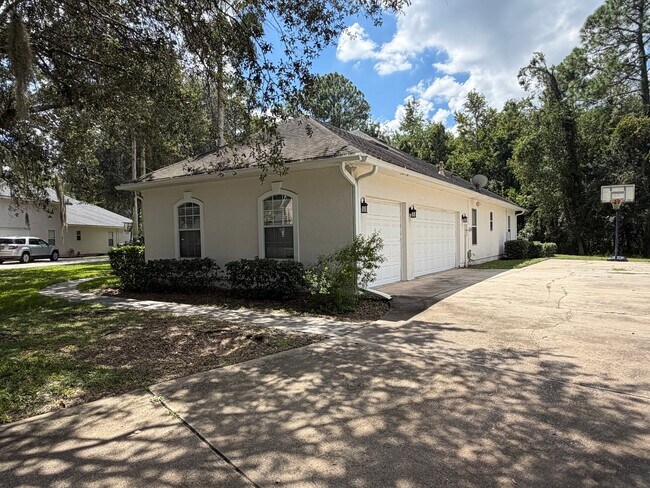 7662 Wexford Club Dr W