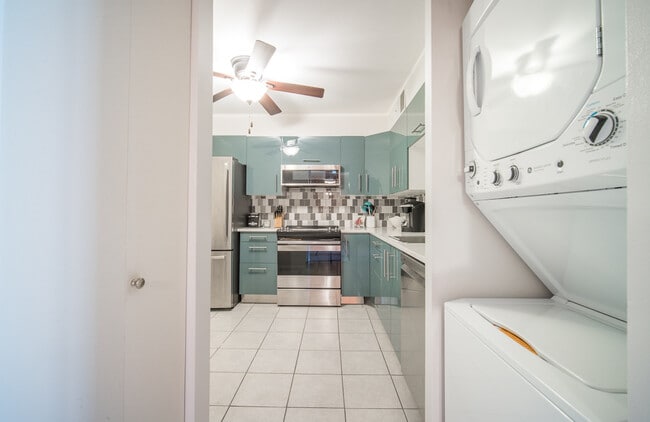 Photo - 3942 N Oakland Ave Unit 135