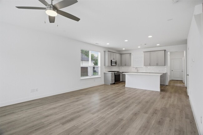 Photo - 228 Sunset Ln