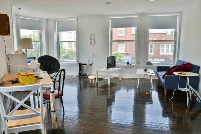 Photo - 2450 N Milwaukee Ave Unit 2