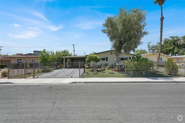 Building Photo - 2013 W Fontana Ave Rental