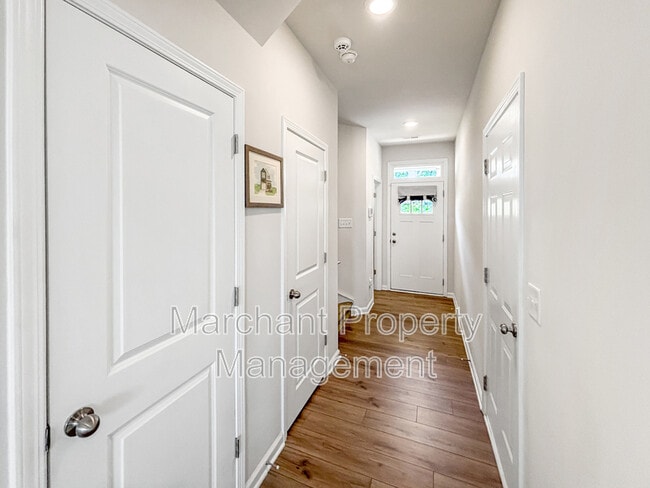 Photo - 324 E Compass Wy