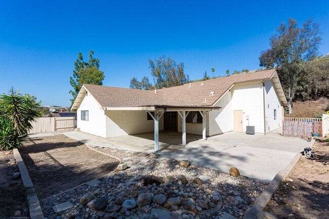 Photo - Traditional Home in North Fletcher Hills!