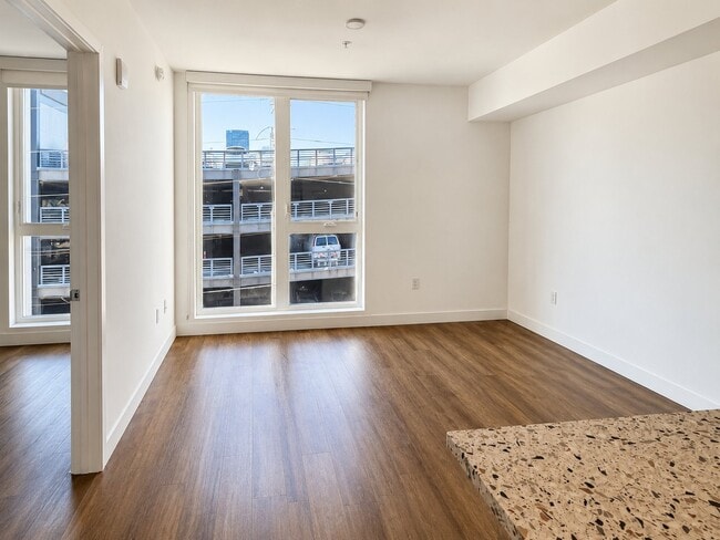 2880 James M Wood Blvd Unit 525