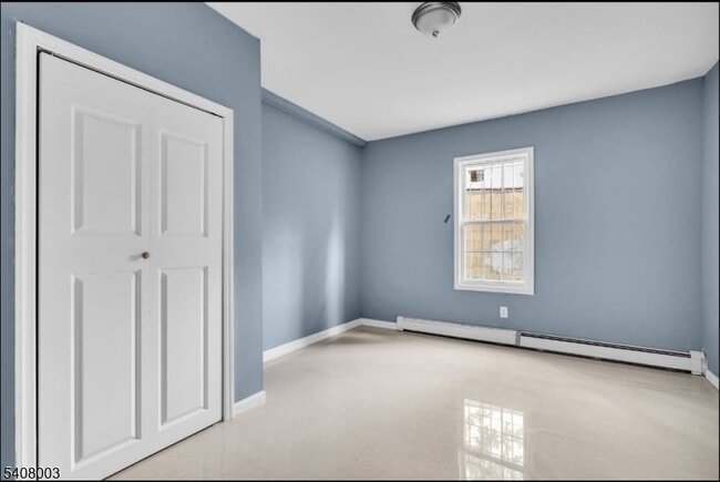 Photo - 568 Grove St