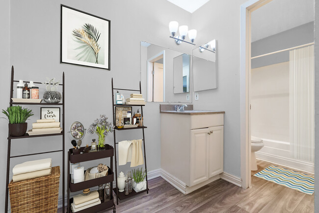 Photo - Spacious & Sunny 1, 2, and 3-bedroom apart... Apartments