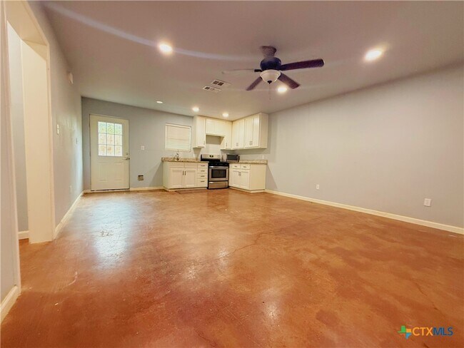 117 Emma St