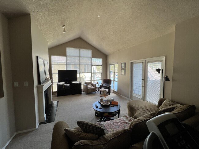 Photo - 550 Blue Girl Way