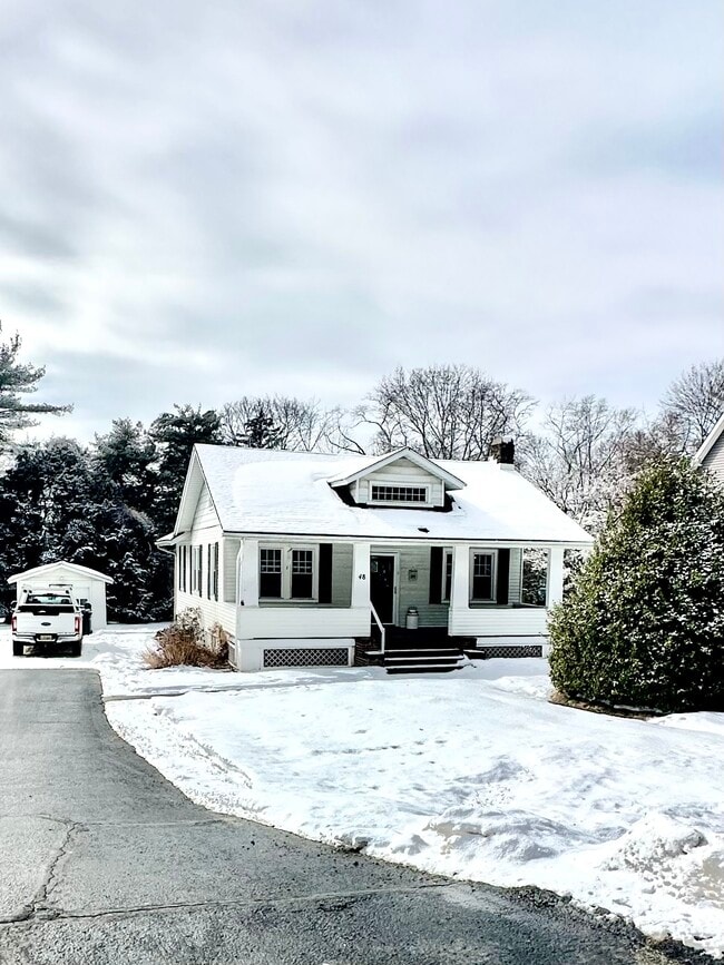 Building Photo - 48 Valley Dr