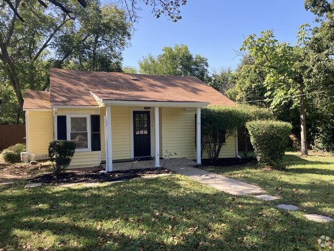 Building Photo - 1009 E Sherman Dr Rental