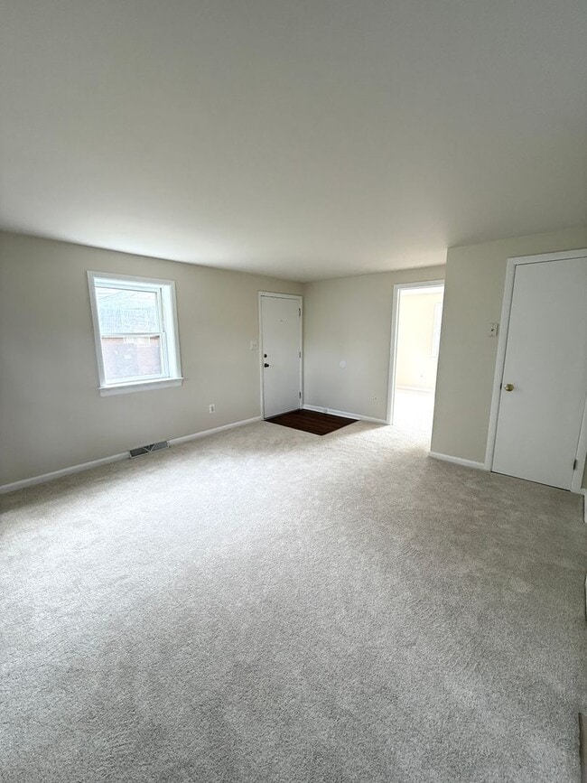 Refreshed One Bedroom in the City - Refreshed One Bedroom in the City House