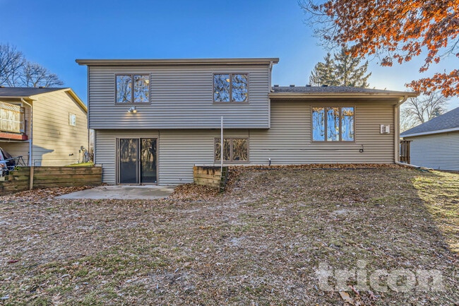 Photo - 937 5th Ave SW