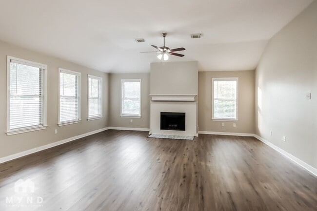 Photo - 598 Orangewood Dr