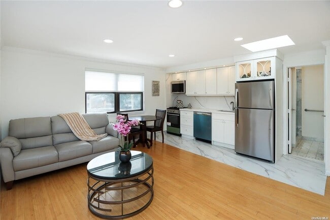 Photo - 7 Bond St Condo Unit PH 400