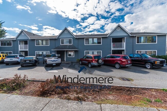 Building Photo - 1235 SE 4th Ave Unit #104