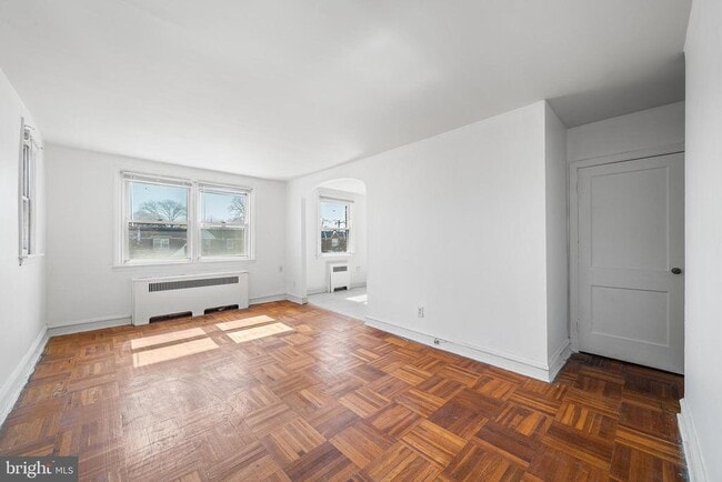 Building Photo - 1115 E Upsal St