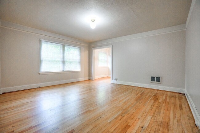 Photo - San Carlos Apartments