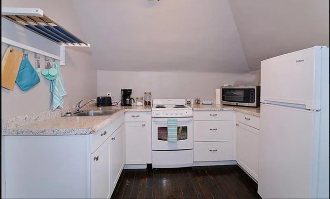 Photo - 15 Emerson Ave