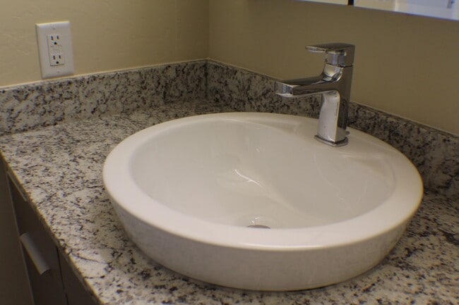 Photo - Newer 2 bed / 2 bath Bison Cove Condo Unit A6